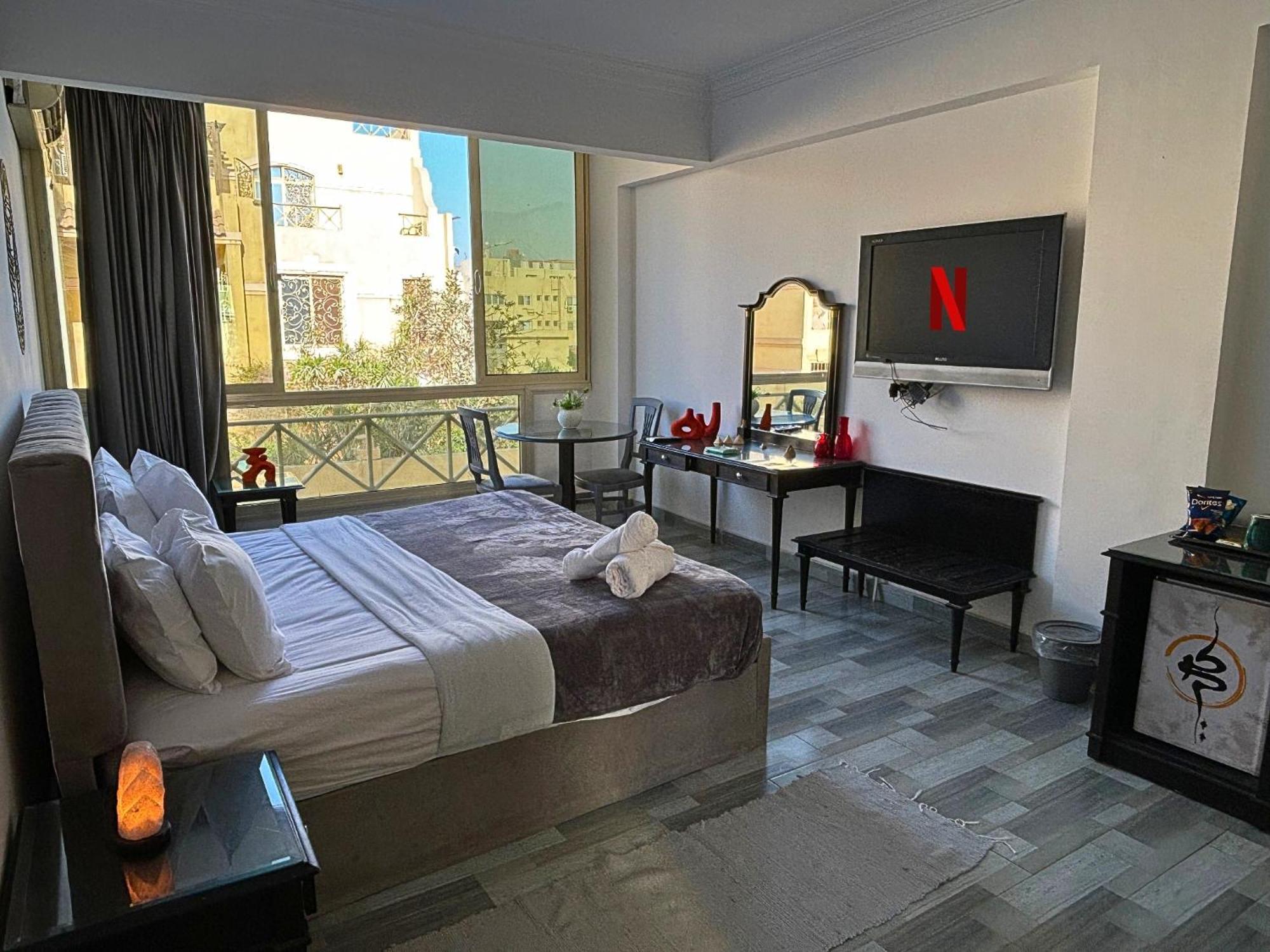 K Boutique Hotel Medspa-Pyramids & Grand Egyptian Museum Ghatati Dış mekan fotoğraf