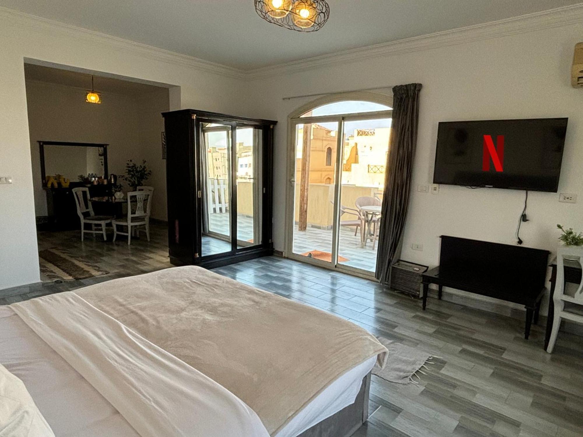 K Boutique Hotel Medspa-Pyramids & Grand Egyptian Museum Ghatati Dış mekan fotoğraf